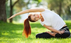 足彩网体育公司-青训瑰宝谢伊-莱西替补登场，18岁新星闪耀曼联一线队首秀