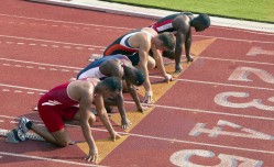 足彩网|祖巴茨独揽19篮板制霸内线，快船全队篮板优势击溃湖人赢德比