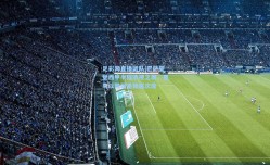 足彩网直播团队|巴萨荣登西甲半程收视之巅，皇马以微弱差距居次席