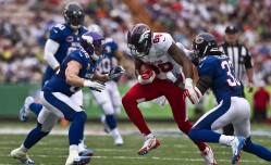 足彩网赛事中心_凯尔登-约翰逊三节21分高效爆发，马刺主场轻取勇士迎关键胜利