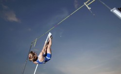 足彩网赛事中心：法甲巅峰对决，图卢兹迎战朗斯，榜首保卫与欧战席位激情交锋